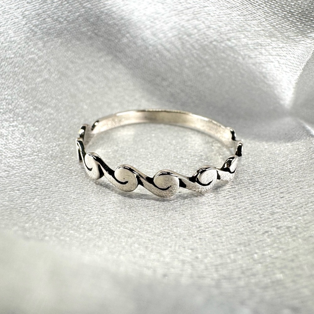 925 Sterling Silver Swirl Wave Band Ring w/ polishing cloth Size 11.75 NEW